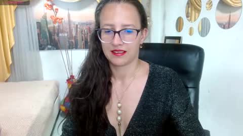Snapshot of sara_marris0n chatting on 02/21/25, 10:15 Sara online show from 02/21/25, 10:15