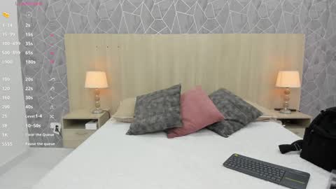 Sara online show from 10/19/25, 11:33