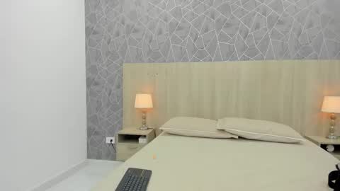 Sara online show from 11/26/25, 11:33