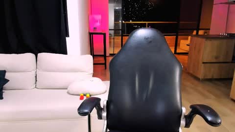 Sara online show from 04/13/26, 02:17