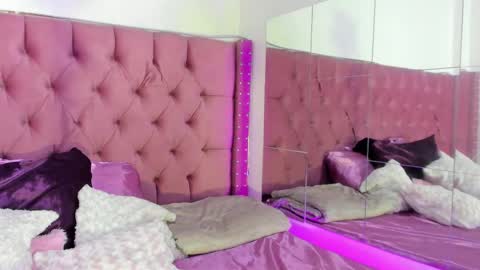 sara_ramirez0 online show from 09/11/25, 12:00