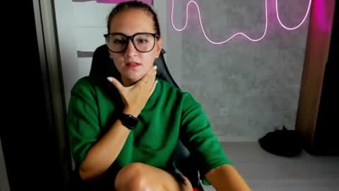 Sara online show from 07/28/26, 05:23