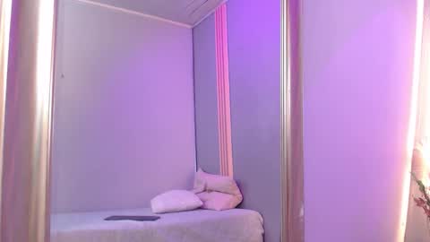 sara_slim_ online show from 10/21/25, 03:35