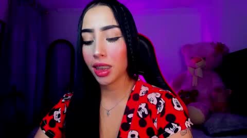 Snapshot of sara_stone03 chatting on 01/11/25, 06:45 sara_stone03 online show from 01/11/25, 06:45