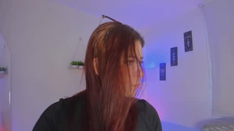 sara_sweett9 online show from 10/28/25, 09:28