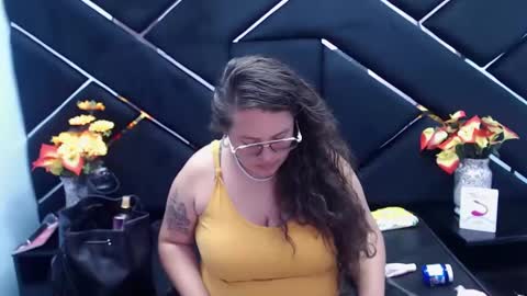 sara_thonson_ online show from 02/11/25, 03:08