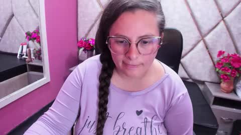 sara_thonson_ online show from 10/02/25, 04:41