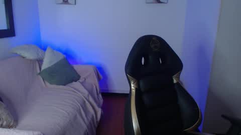 sara_valderrama_ online show from 01/17/26, 12:32