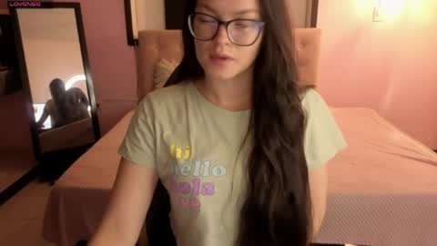 sara_valderrama_ online show from 05/02/26, 12:21