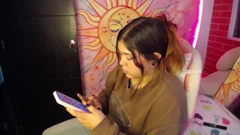 Snapshot of sara_winehouse1 chatting on 11/11/25, 11:38 1 online show from 11/11/25, 11:38