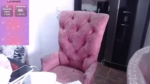 Snapshot of sara_winehouse1 chatting on 02/14/26, 09:00 1 online show from 02/14/26, 09:00