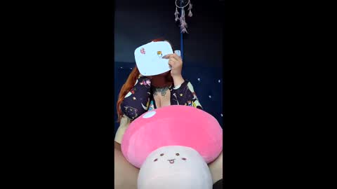 Snapshot of sara_winehouse1 chatting on 03/18/26, 04:43 1 online show from 03/18/26, 04:43