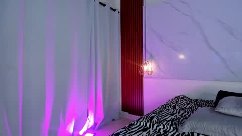 sara_zc online show from 11/28/25, 11:46