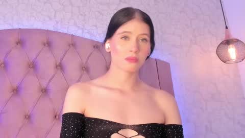 Snapshot of saraa_joness_ chatting on 07/18/26, 07:17 Sara online show from 07/18/26, 07:17