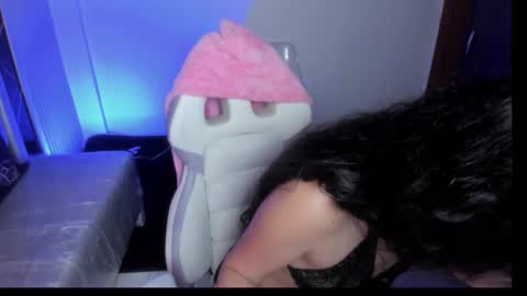 saraa_li online show from 10/11/25, 03:28