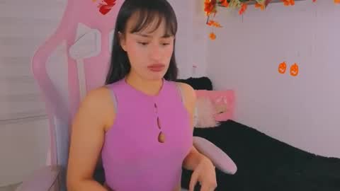 Sarah Ramirez online show from 10/17/25, 03:20