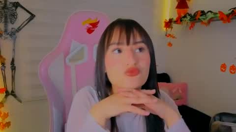 Sarah Ramirez online show from 10/18/25, 05:10