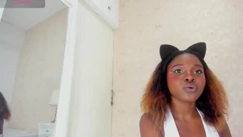 saraacollinss online show from 02/28/25, 08:50