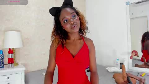 saraacollinss online show from 03/05/25, 12:16