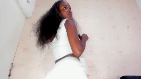 saraacollinss online show from 09/29/25, 08:13