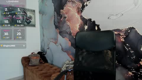 Snapshot of saraamills chatting on 12/05/24, 12:19 Sara online show from 12/05/24, 12:19