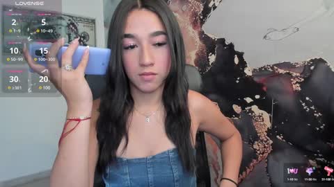 Snapshot of saraamills chatting on 12/06/24, 07:45 Sara online show from 12/06/24, 07:45