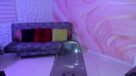 Snapshot of saraamills chatting on 12/09/24, 07:07 Sara online show from 12/09/24, 07:07