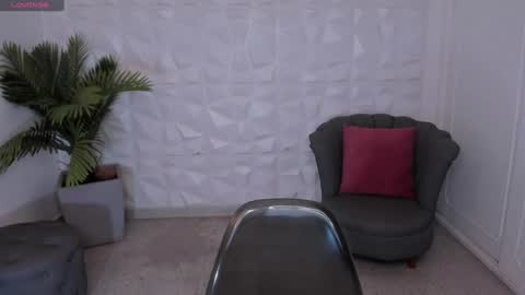 Snapshot of saraamills chatting on 01/16/25, 06:59 Sara online show from 01/16/25, 06:59