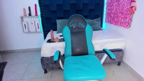 SARAHGIL online show from 10/25/25, 01:57