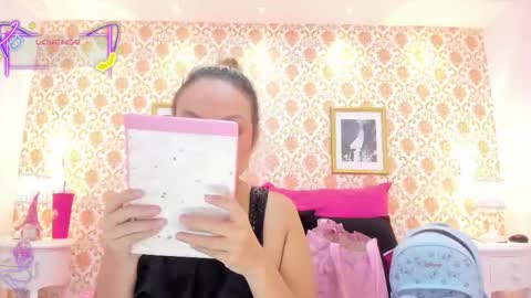 SaraAvila  online show from 11/12/25, 08:19