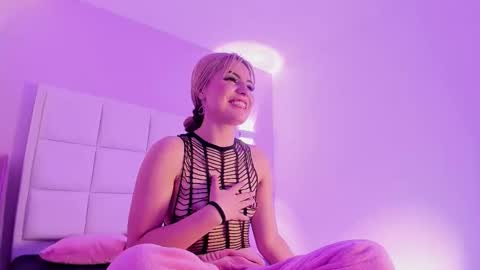 Sara online show from 09/14/25, 04:00