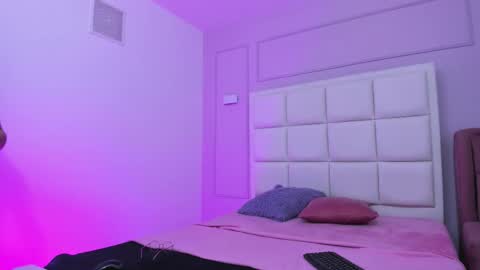 Sara online show from 10/27/25, 03:32