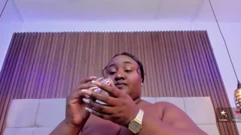 Snapshot of saraby_blandon chatting on 06/16/26, 10:40 online show from 06/16/26, 10:40