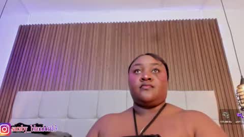 Snapshot of saraby_blandon chatting on 07/08/26, 10:53 online show from 07/08/26, 10:53