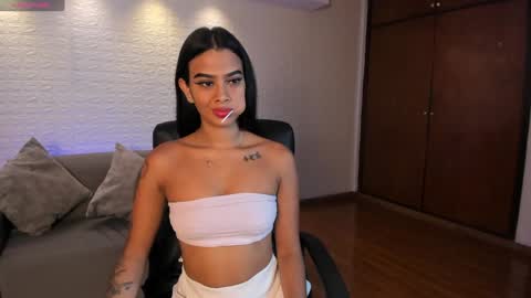 Sara  Everyday From 1430 to 2130 Col Time online show from 02/01/25, 06:51