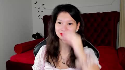 SaraDenars online show from 11/17/25, 05:24