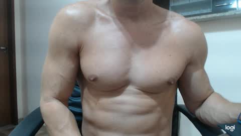 saradorj92 online show from 01/26/25, 05:02