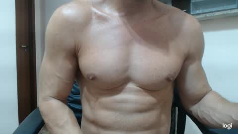 saradorj92 online show from 02/01/25, 07:57