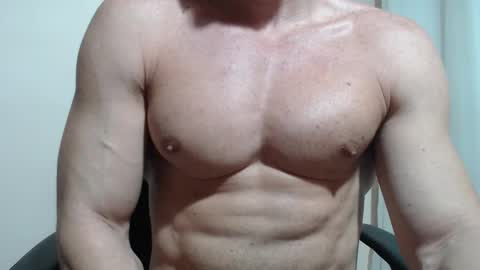 saradorj92 online show from 03/19/26, 08:02