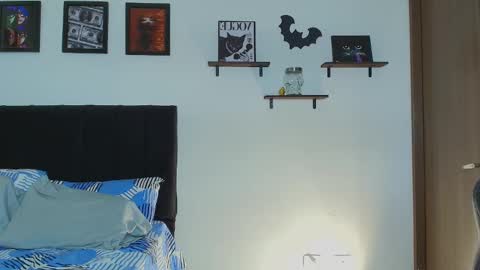 Sara online show from 11/23/25, 06:13