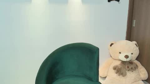 Sara online show from 11/26/25, 06:47