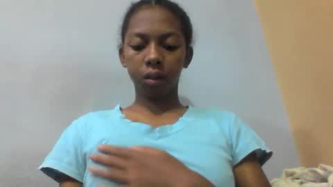 Snapshot of sarah146341 chatting on 04/28/26, 03:33 sarah146341 online show from 04/28/26, 03:33