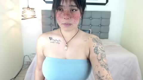 Snapshot of sarah__moon1 chatting on 06/16/26, 04:09 Sarah Moon online show from 06/16/26, 04:09