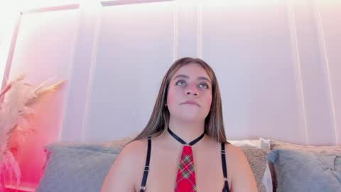 Snapshot of sarah_bonneth chatting on 06/09/26, 11:33 Sarah Bonneth online show from 06/09/26, 11:33