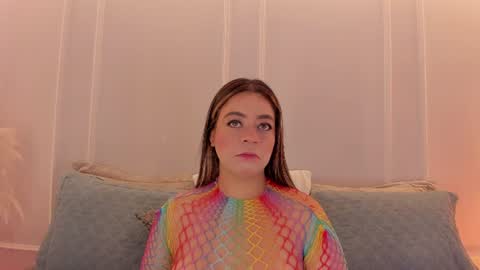 Snapshot of sarah_bonneth chatting on 06/12/26, 11:31 Sarah Bonneth online show from 06/12/26, 11:31
