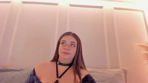 Snapshot of sarah_bonneth chatting on 07/13/26, 12:41 Sarah Bonneth online show from 07/13/26, 12:41