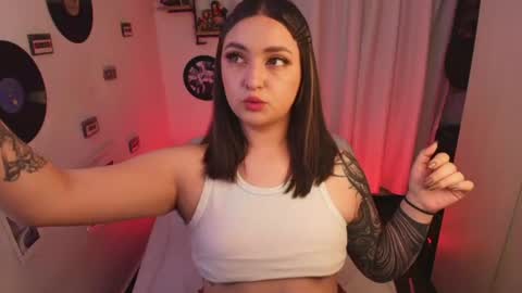 Snapshot of sarah_cuteeyes chatting on 07/14/26, 11:27 Sara online show from 07/14/26, 11:27
