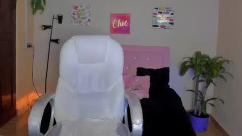 Sarah Ramirez online show from 02/19/25, 02:44