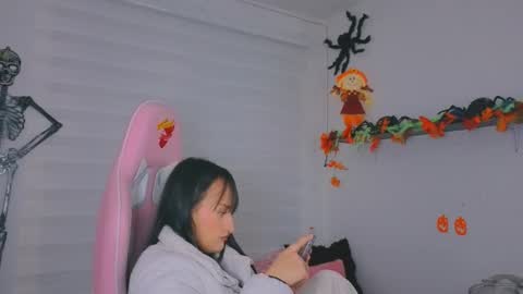 Sarah Ramirez online show from 10/22/25, 03:07