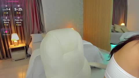 Sarah online show from 11/19/25, 08:31